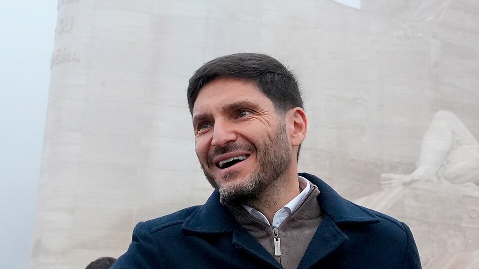 Maximiliano Pullaro en una visita al Monumento Nacional a la Bandera. Archivo de junio de 2026.