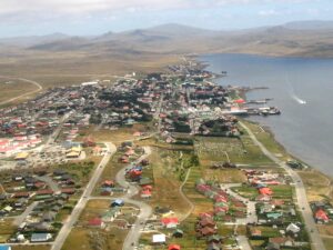 Vista aérea de Puerto Argentino/Stanley, en las islas Malvinas. Foto de archivo.