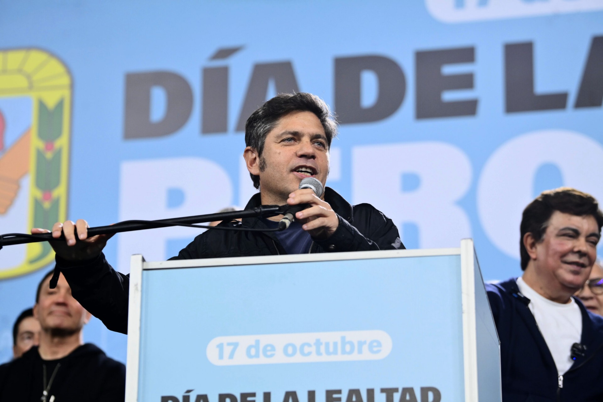 Axel Kicillof habla en el acto por el Día de la Lealtad.