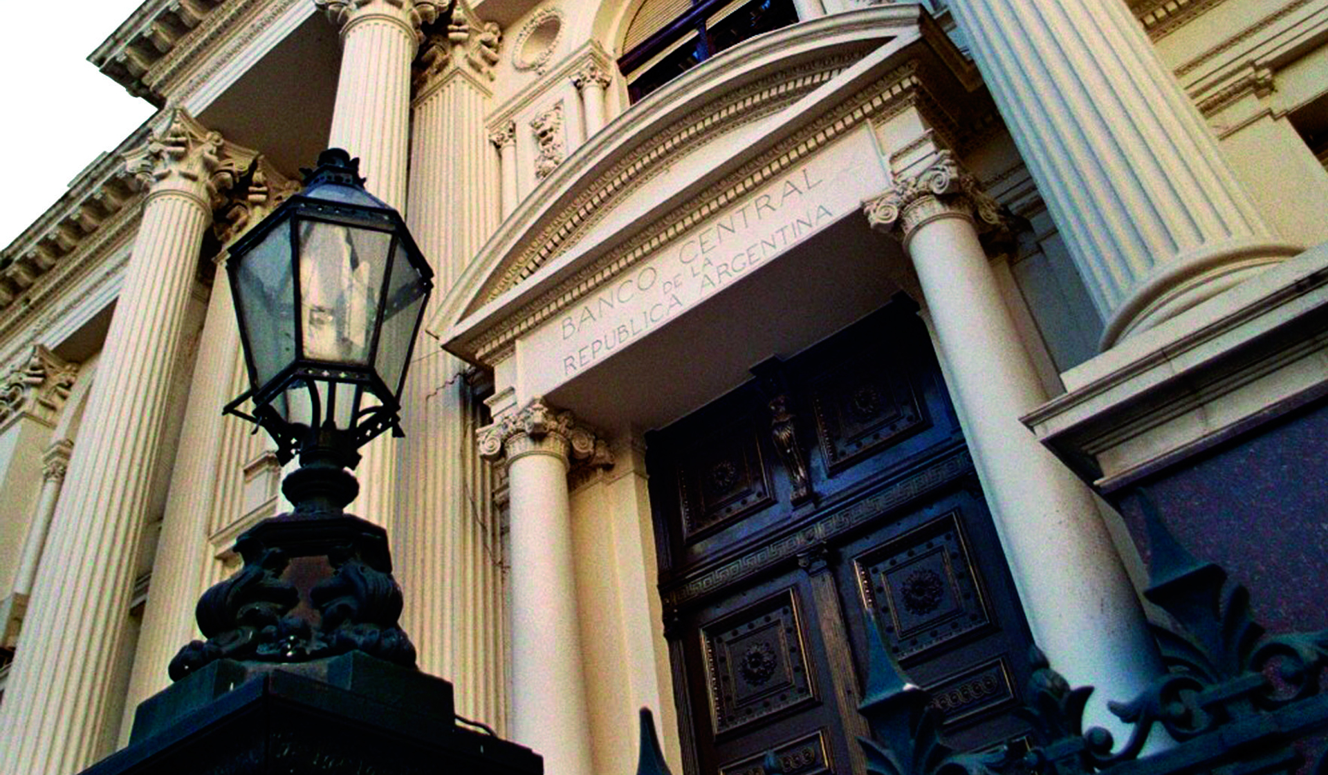 La fachada de la sede del Banco Central de la República Argentina, en Buenos Aires (foto de archivo).