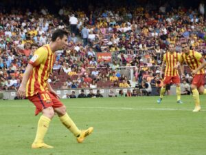 Lionel Messi con la camiseta del Barcelona durante un partido de La Liga en el Camp Nou, en 2014 (foto de archivo).
