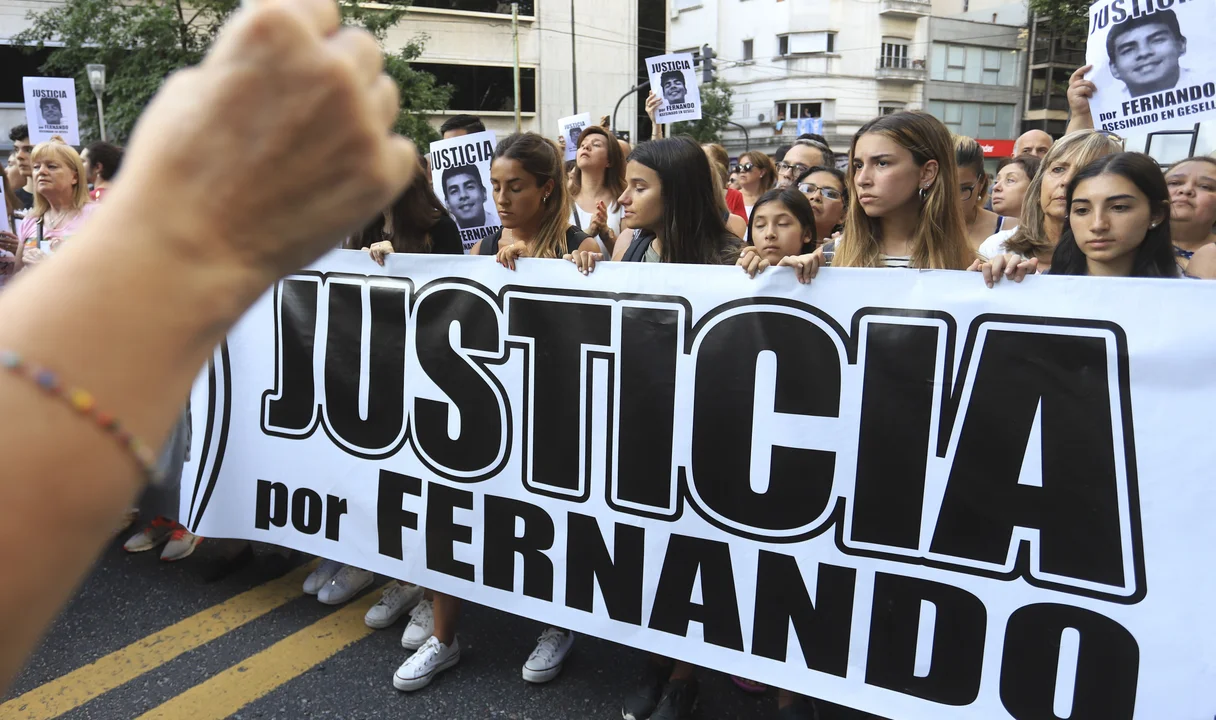 Marcha de familiares y amigos de Fernando Báez Sosa pidiendo justicia.