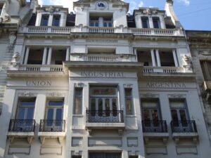 Fachada de la sede de la Unión Industrial Argentina, en Buenos Aires (foto de archivo).