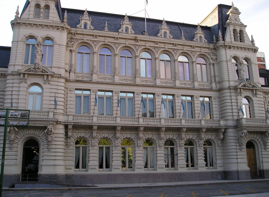 Fachada del Palacio Pizzurno